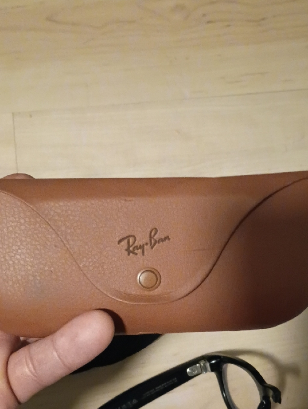 Ray-Ban Tan Brown Leather Sunglass Case